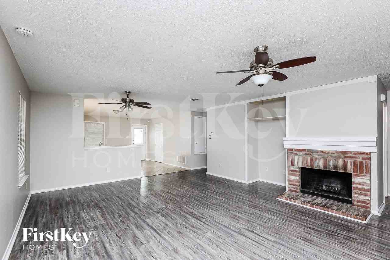 8771 Cove Meadow Ln - Photo 3 of 15