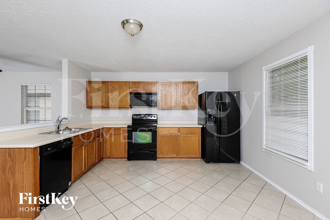 8771 Cove Meadow Ln - Photo 7 of 15