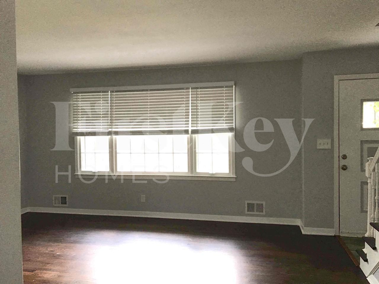 8712 Marty Ln - Photo 4 of 28