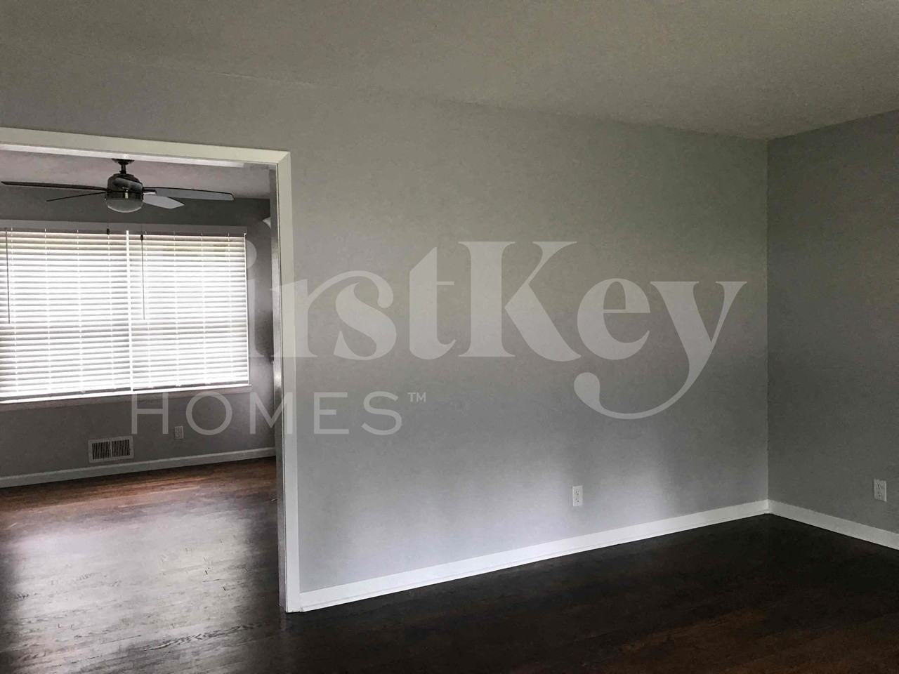 8712 Marty Ln - Photo 5 of 28