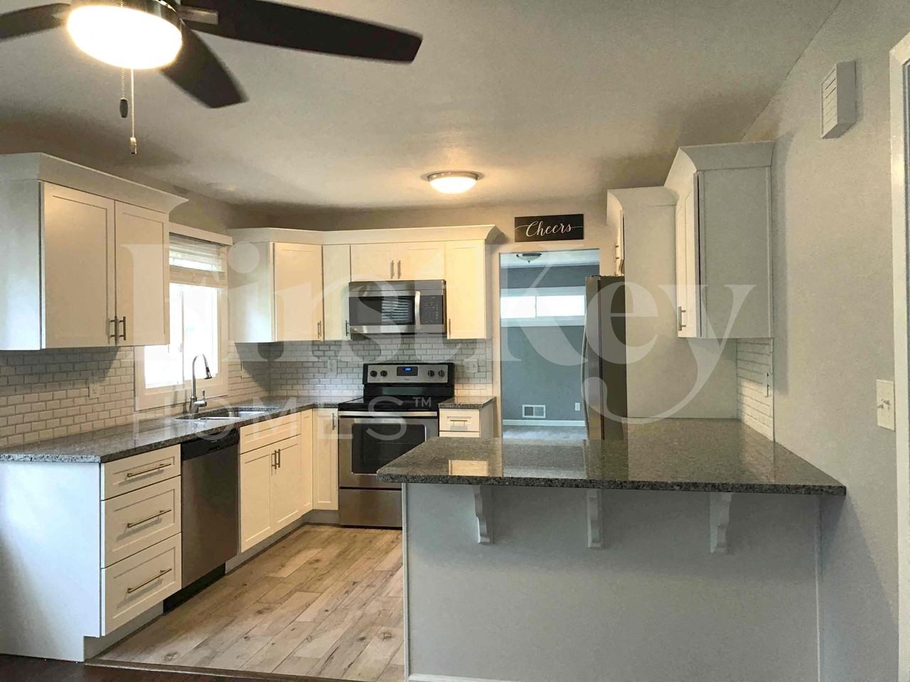 8712 Marty Ln - Photo 7 of 28