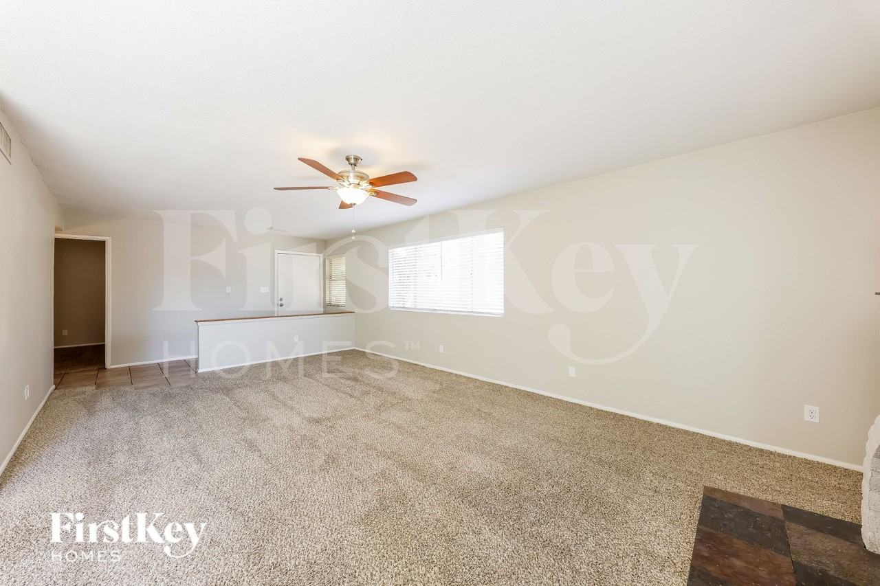 8647 E Fillmore St - Photo 3 of 16