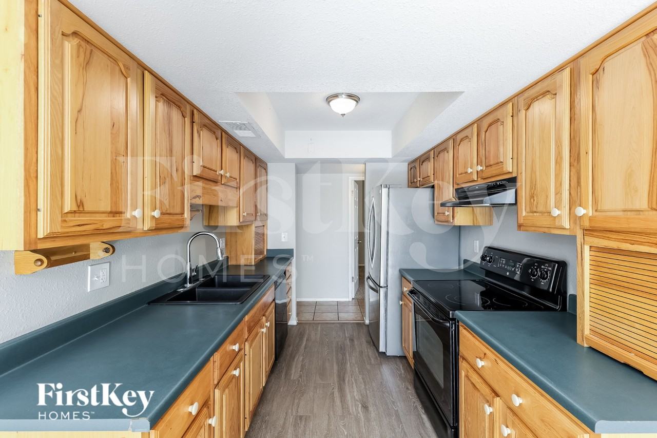 8647 E Fillmore St - Photo 5 of 16