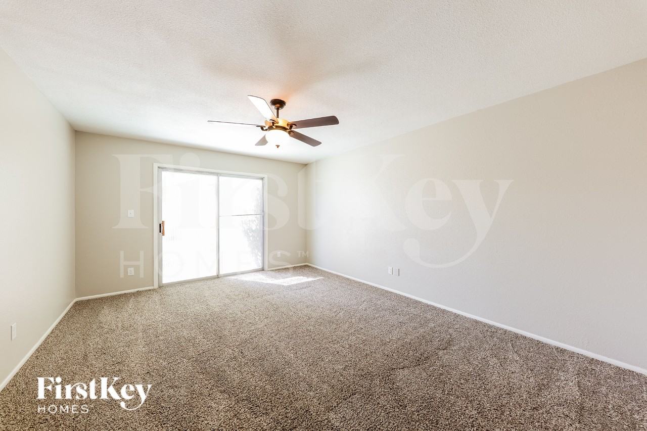 8647 E Fillmore St - Photo 7 of 16