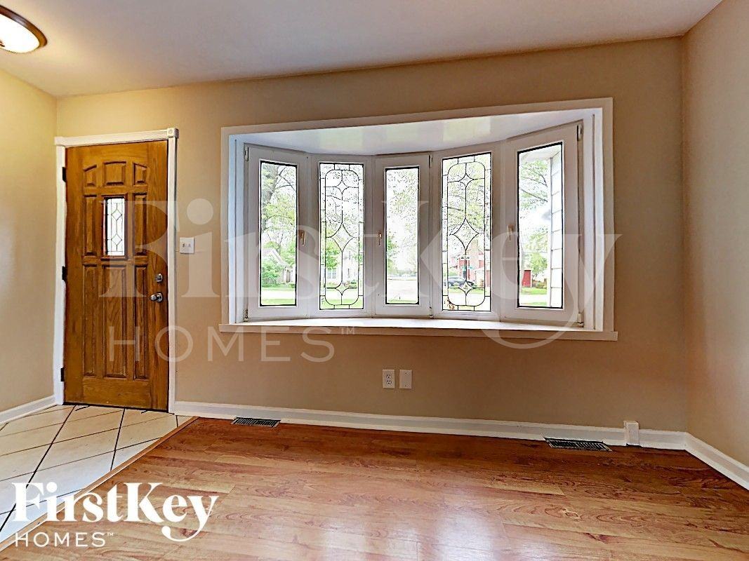 786 N Shore Dr - Photo 2 of 16