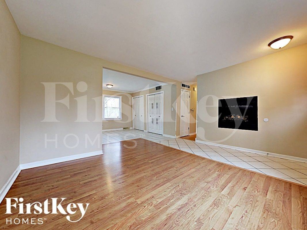 786 N Shore Dr - Photo 4 of 16