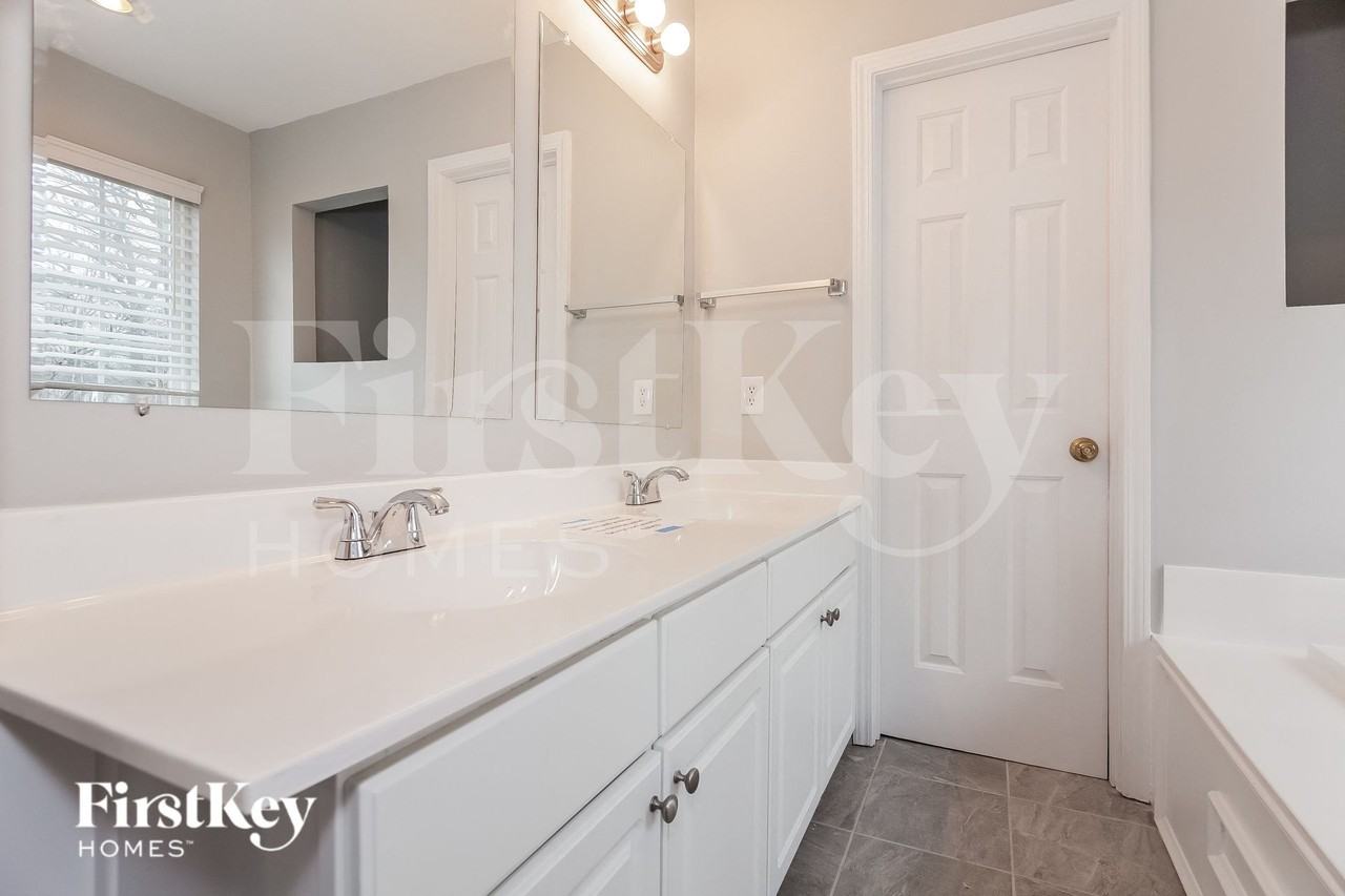 7632 Lady Bank Dr - Photo 7 of 15