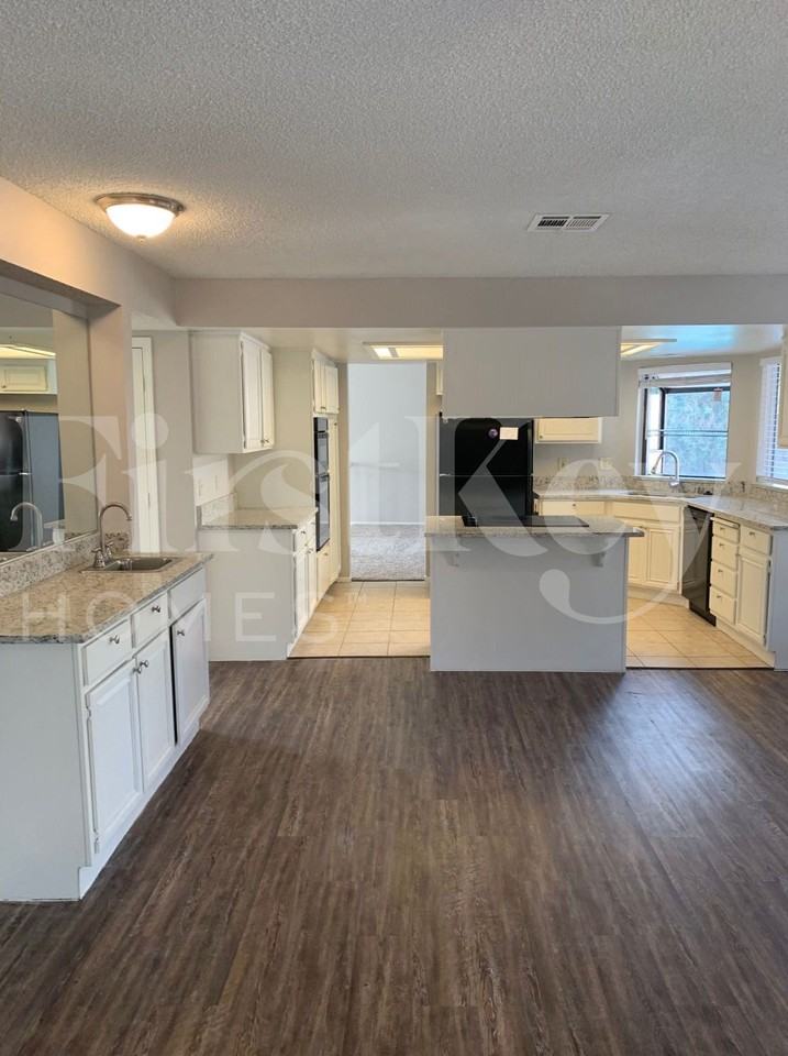 7475 Babbs Ct - Photo 6 of 18