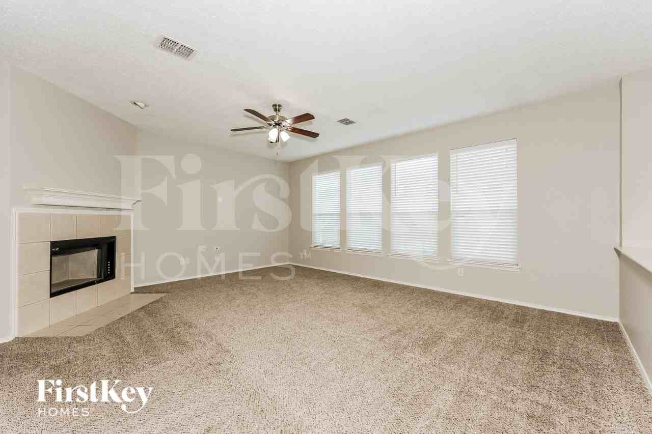 7425 Snow Ridge Dr - Photo 2 of 19