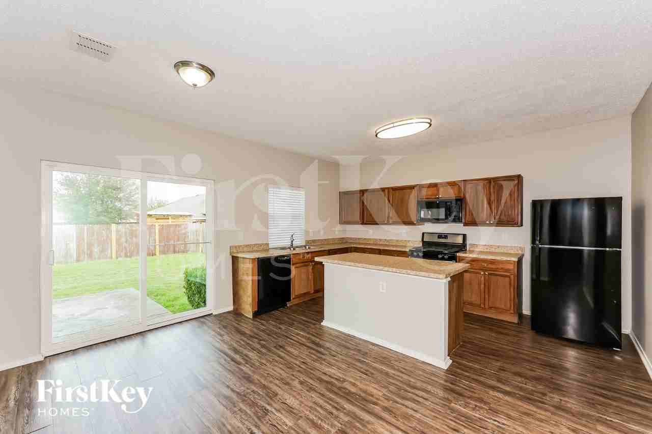 7425 Snow Ridge Dr - Photo 5 of 19