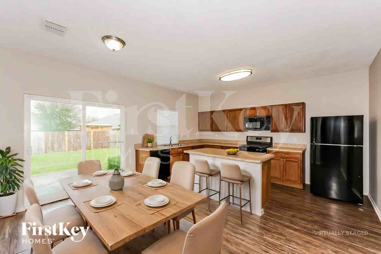 7425 Snow Ridge Dr - Photo 6 of 19