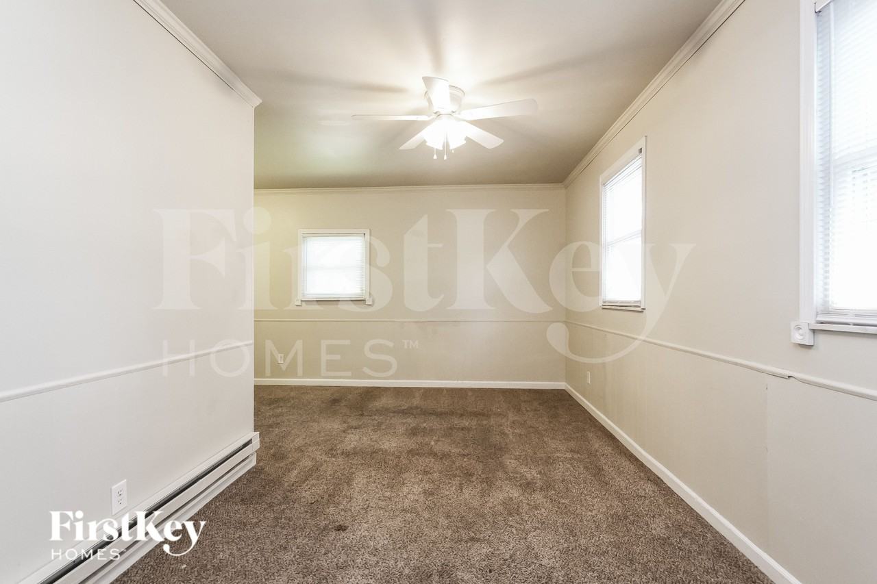 7320 E 51st St - Photo 6 of 15