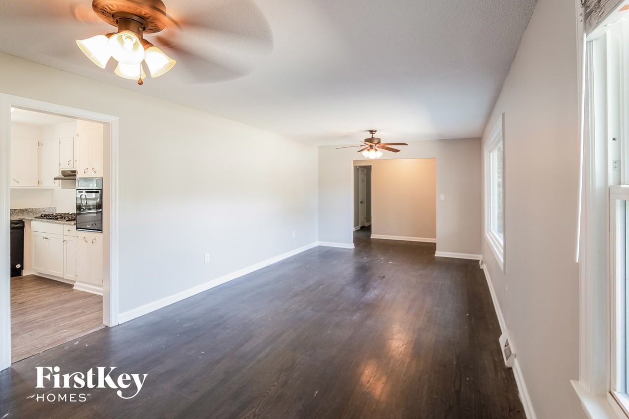 729 Harbor View Rd - Photo 4 of 15