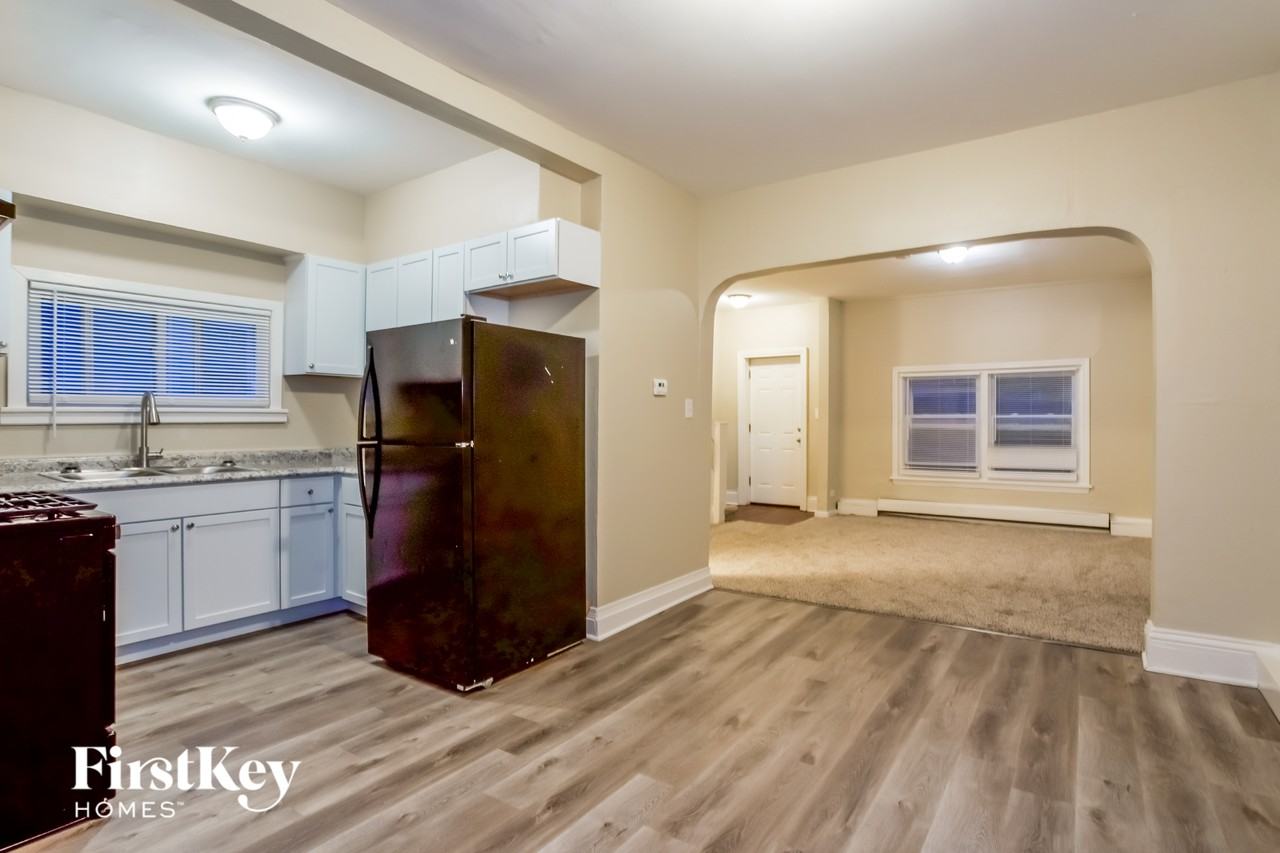 709 Porter St - Photo 5 of 15