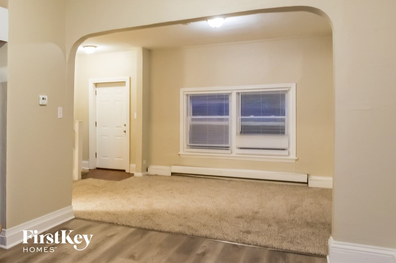 709 Porter St - Photo 6 of 15