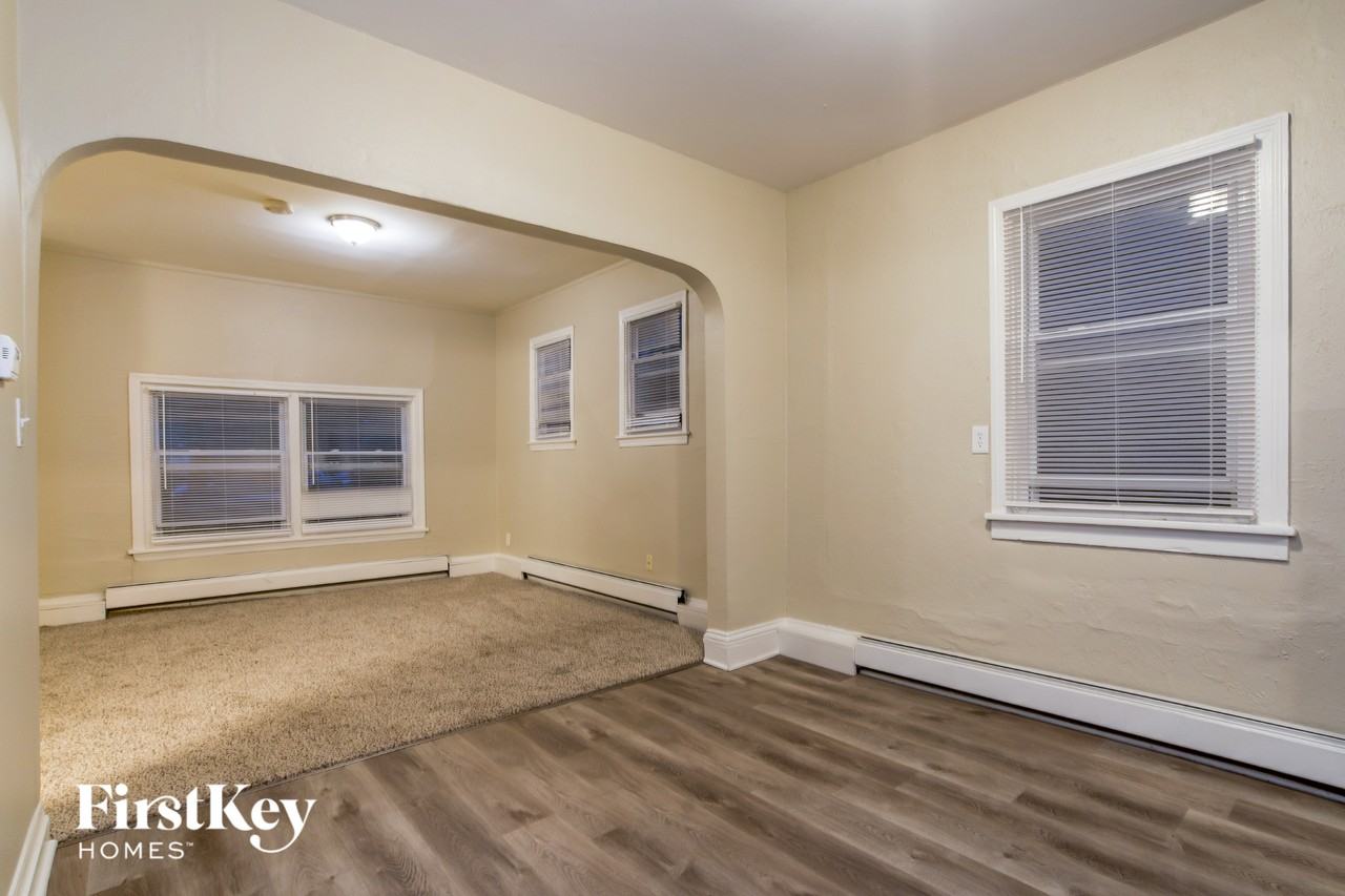 709 Porter St - Photo 7 of 15