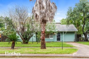 701 22nd Ave N - Photo 1 of 1