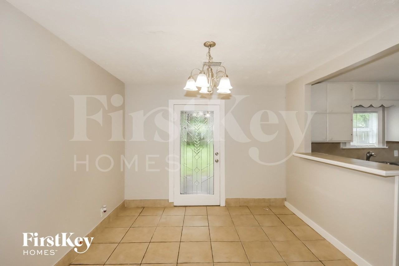 701 22nd Ave N - Photo 5 of 15