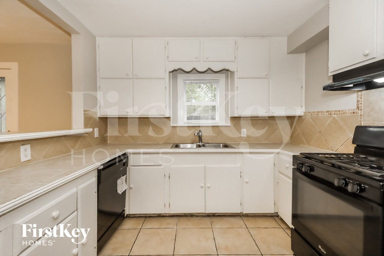 701 22nd Ave N - Photo 7 of 15