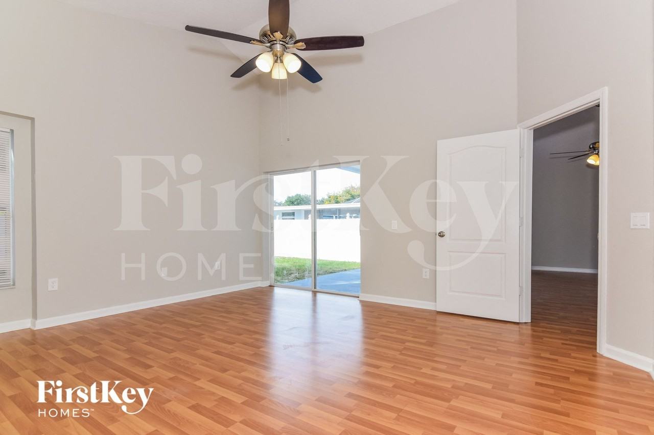 6931 Waterbrook Ct - Photo 3 of 15