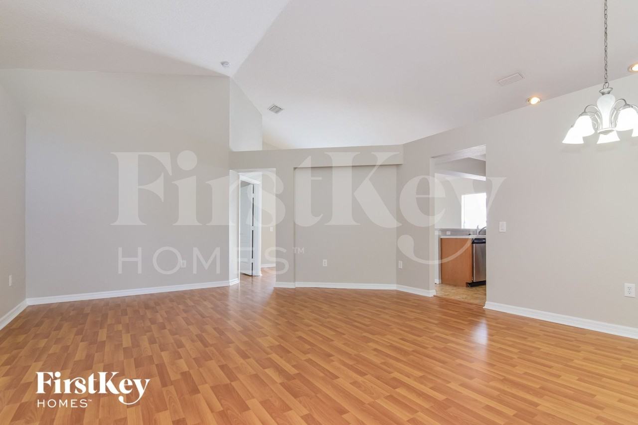 6931 Waterbrook Ct - Photo 5 of 15