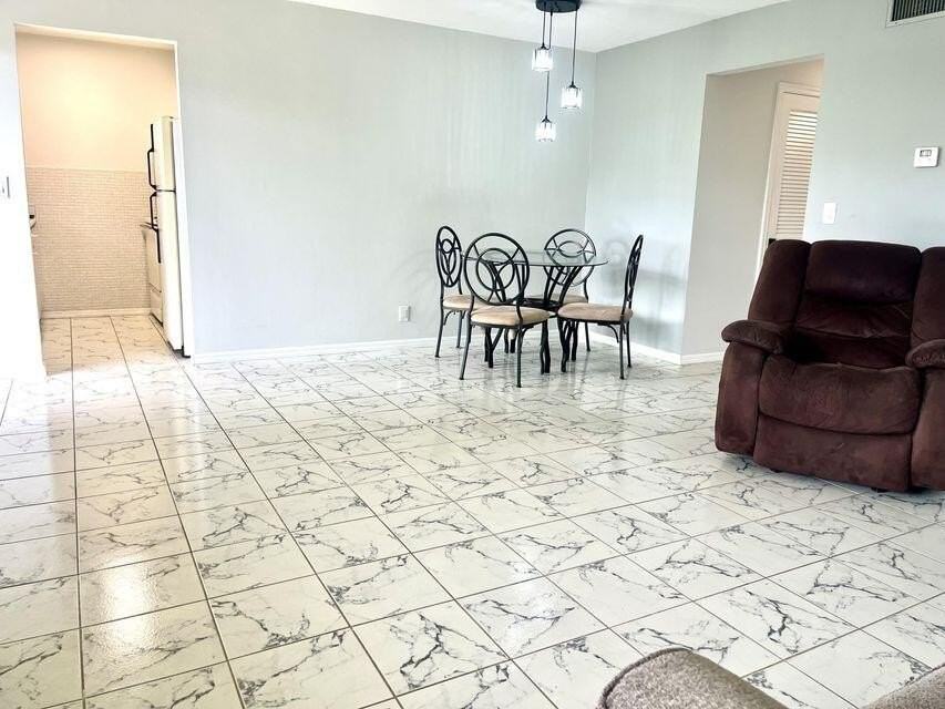 216 N Federal Hwy #6 - Photo 2 of 11