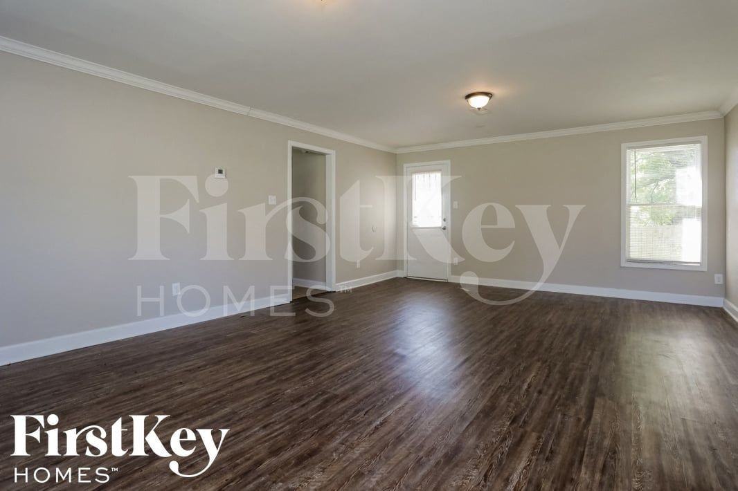 6609 Stockport Dr - Photo 3 of 15