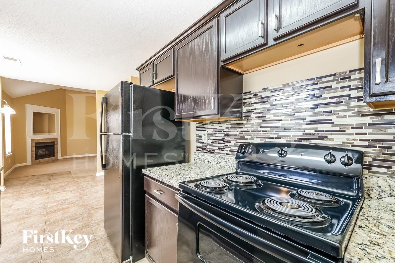 6454 Manchester Dr - Photo 6 of 16