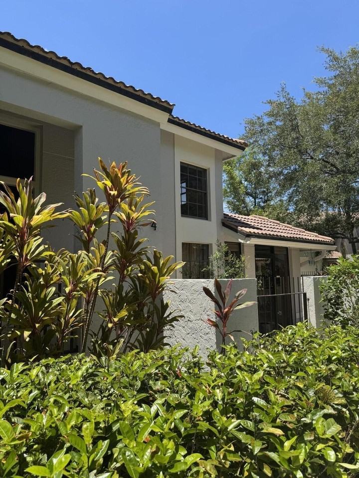 364 Prestwick Cir #4 - Photo 2 of 38