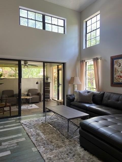 364 Prestwick Cir #4 - Photo 6 of 38