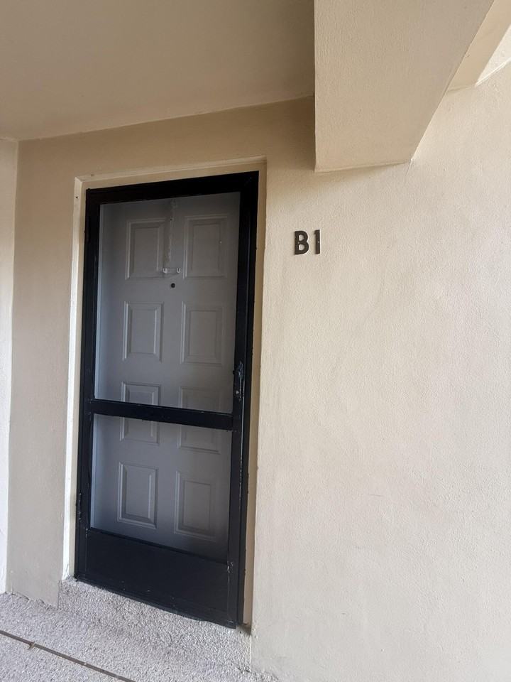 617 Sea Pine Way #B1 - Photo 2 of 20