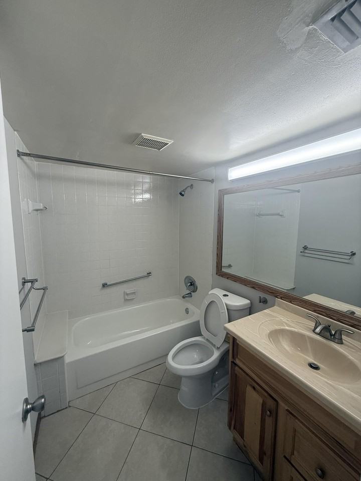 617 Sea Pine Way #B1 - Photo 6 of 20