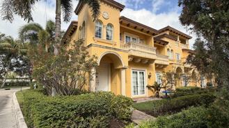 210 Ne 69th Cir - Photo 1 of 1