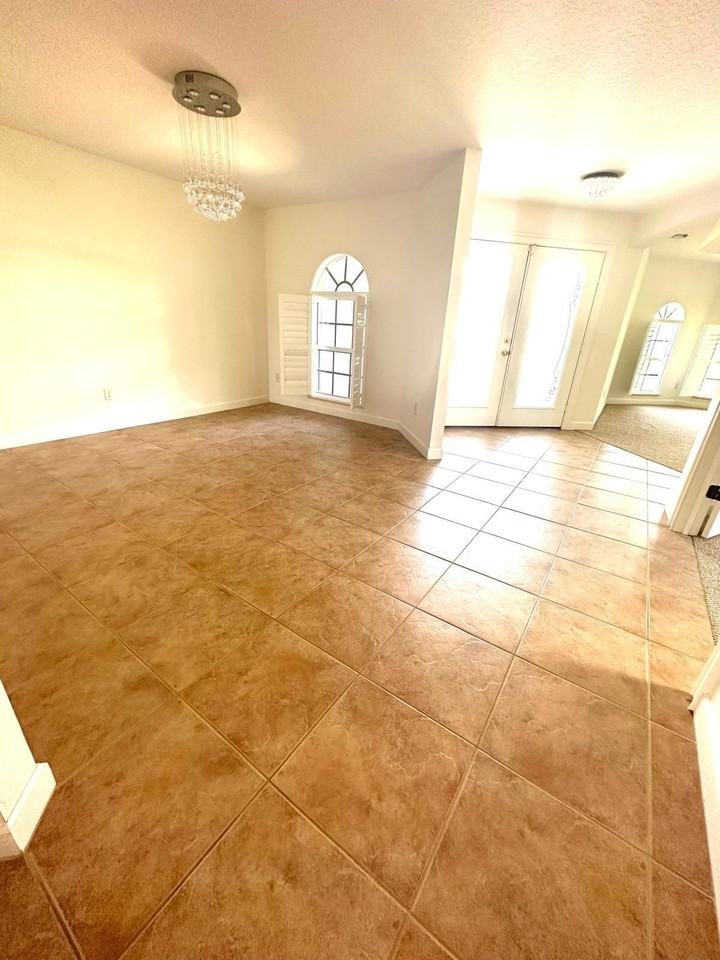 1074 Sw Sultan Dr - Photo 7 of 33