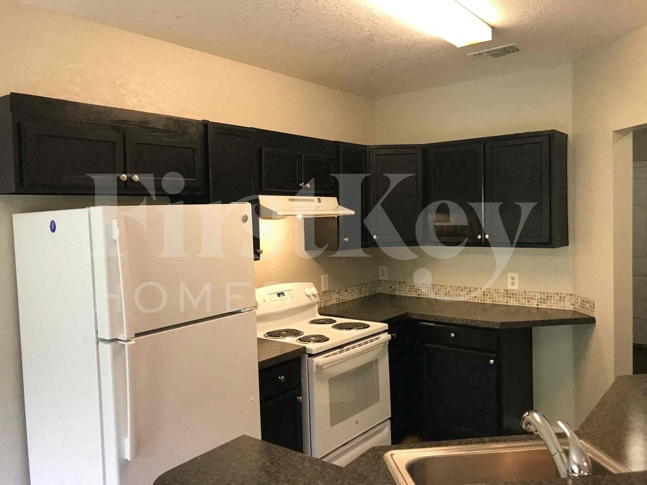 5351 Sylvania Ave - Photo 4 of 21