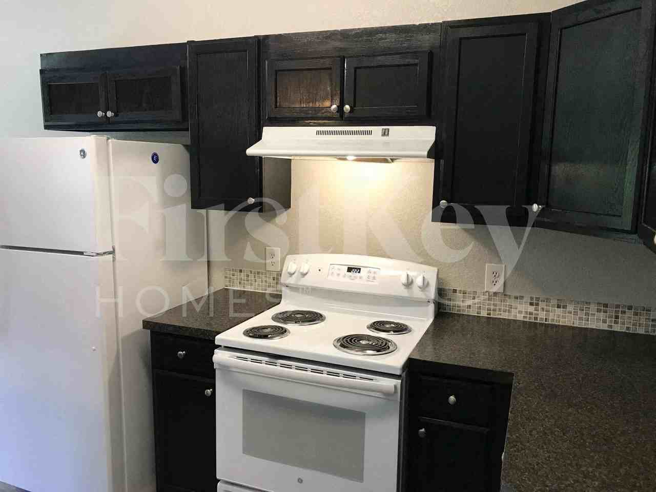 5351 Sylvania Ave - Photo 5 of 21