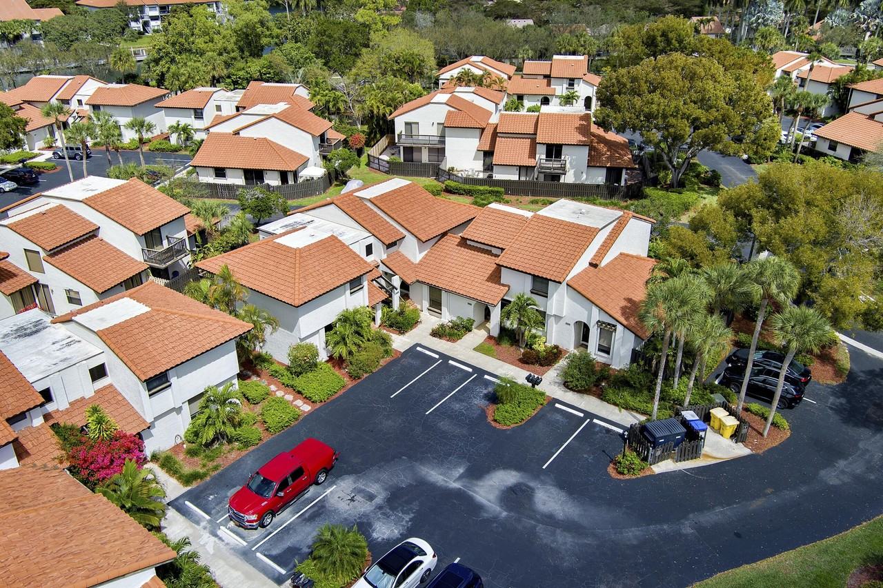 5887 Fox Hollow Dr #E - Photo 3 of 28