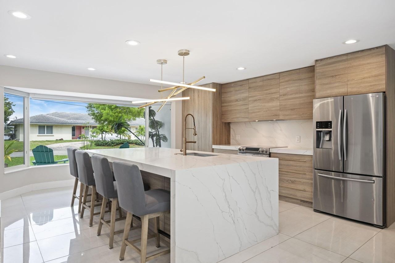 2112 Ne 32nd Ave - Photo 7 of 37