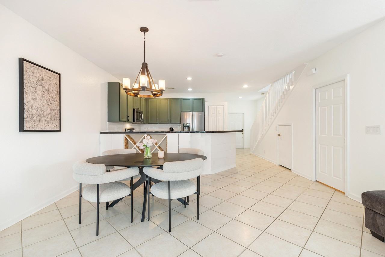 13385 Georgian Ct - Photo 6 of 20