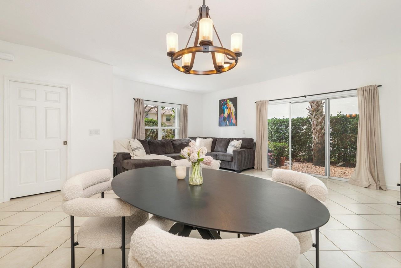 13385 Georgian Ct - Photo 7 of 20