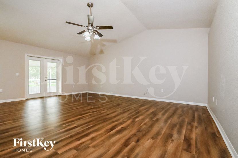 5318 Keely Ct - Photo 4 of 16