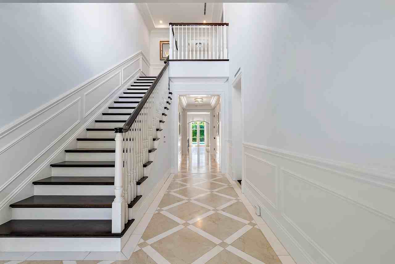 210 Emerald Ln - Photo 4 of 35