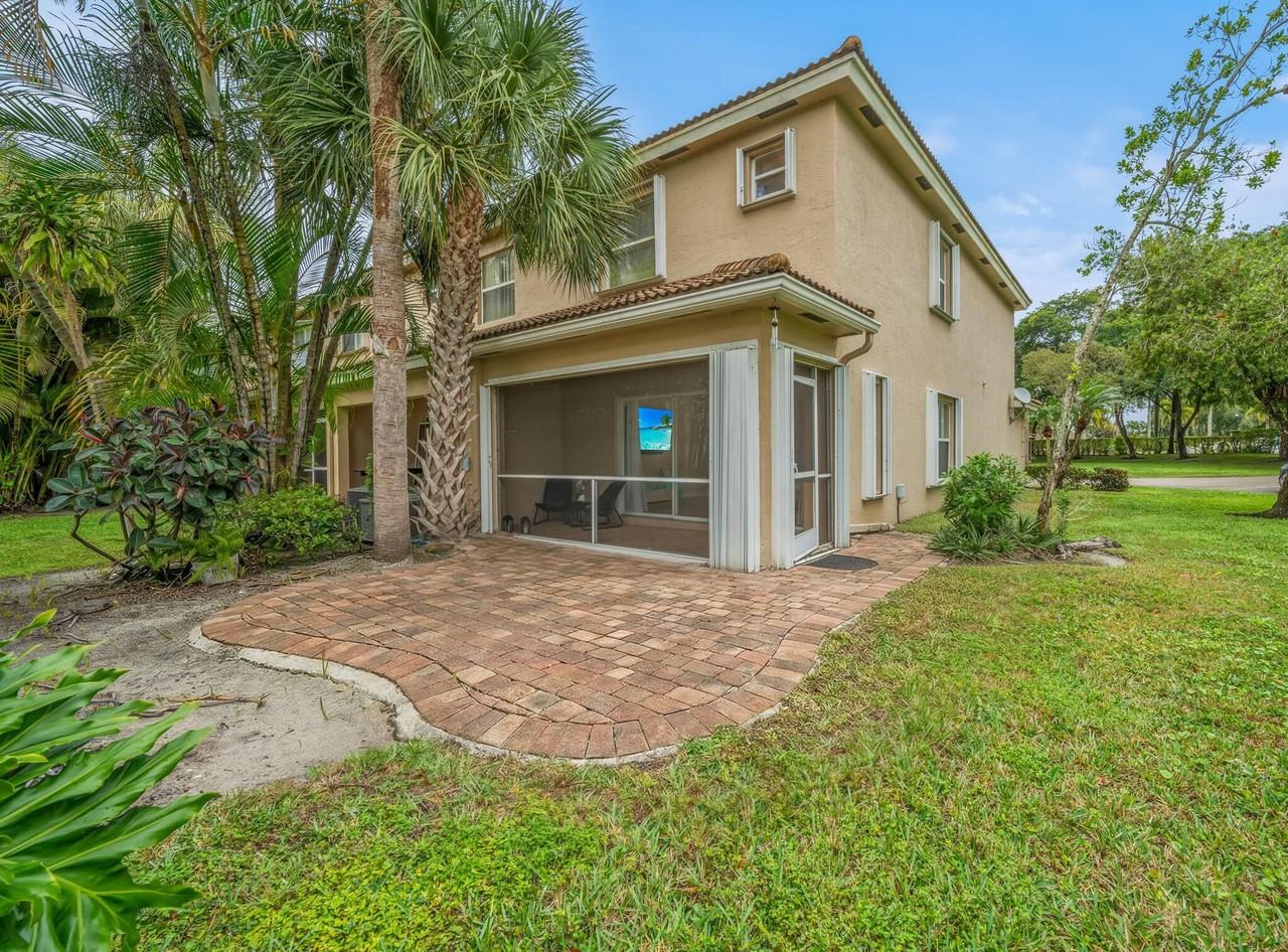 6985 Brook Hollow Rd - Photo 2 of 31