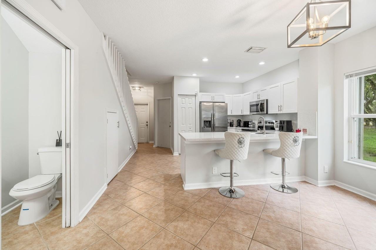 6985 Brook Hollow Rd - Photo 6 of 31