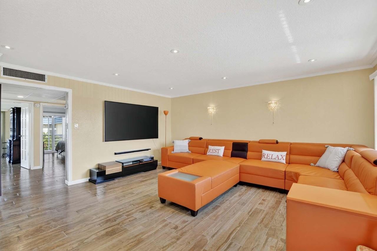 620 Brittany M - Photo 6 of 50