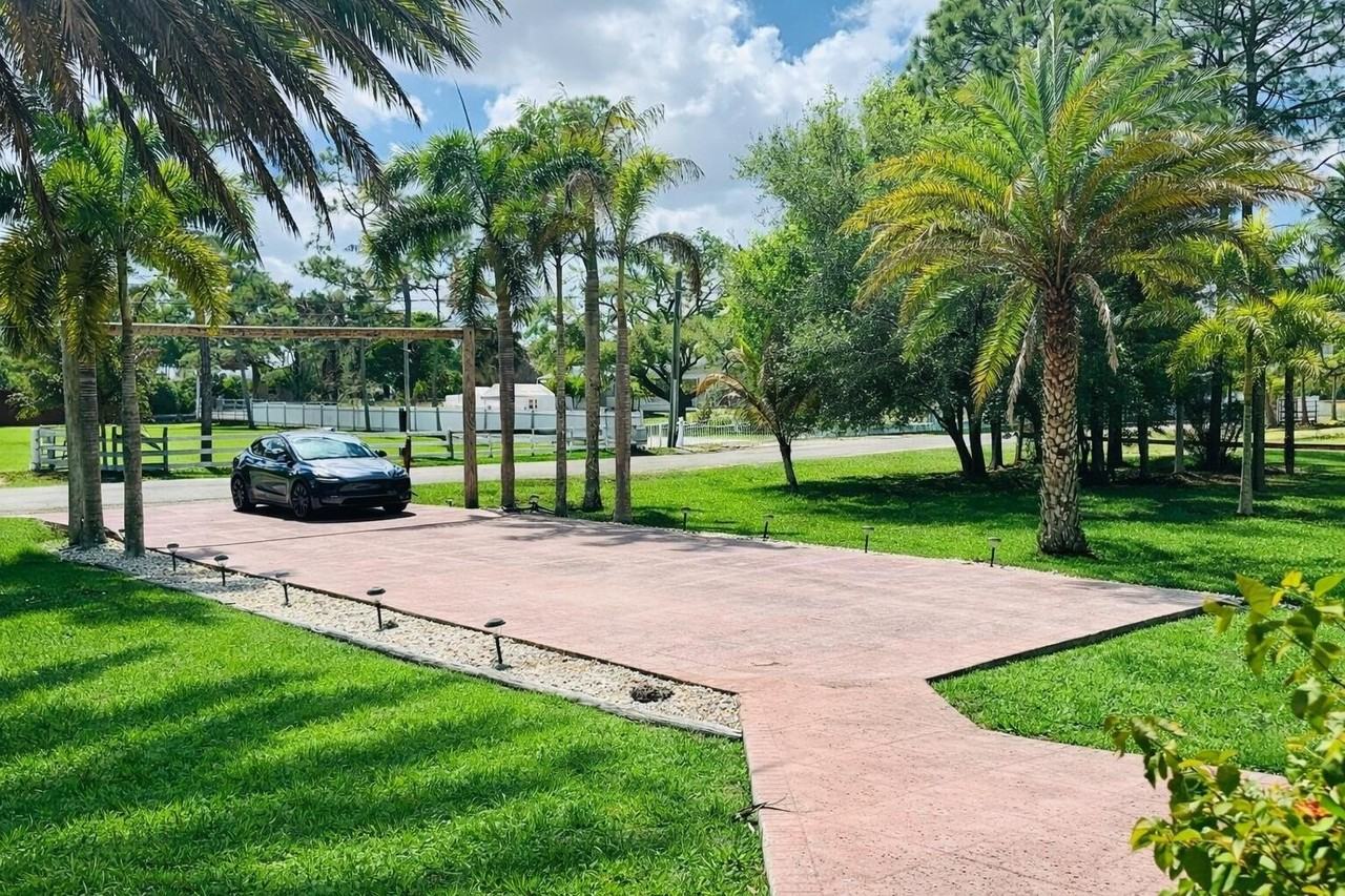 14453 73rd St N - Photo 7 of 42