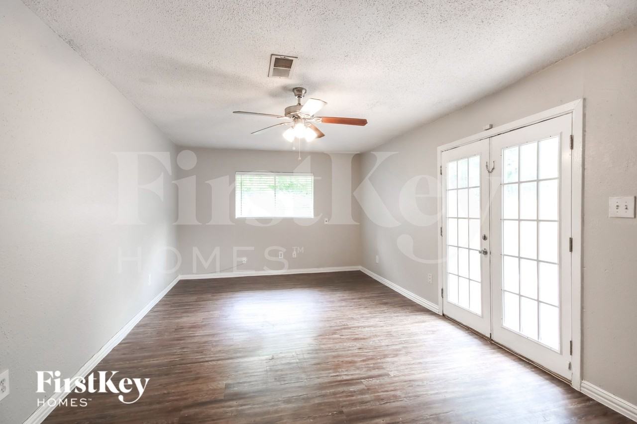 5210 Greylog Dr - Photo 3 of 16