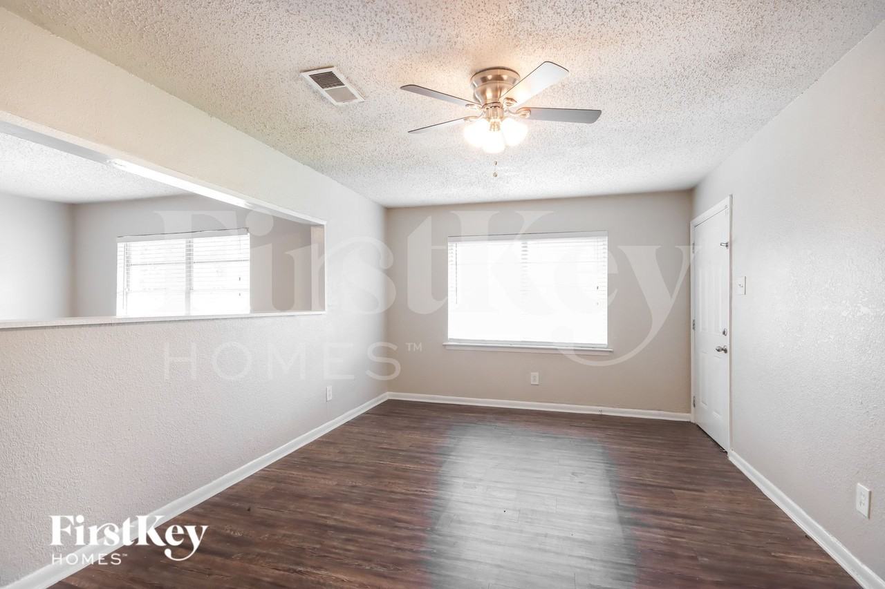 5210 Greylog Dr - Photo 5 of 16