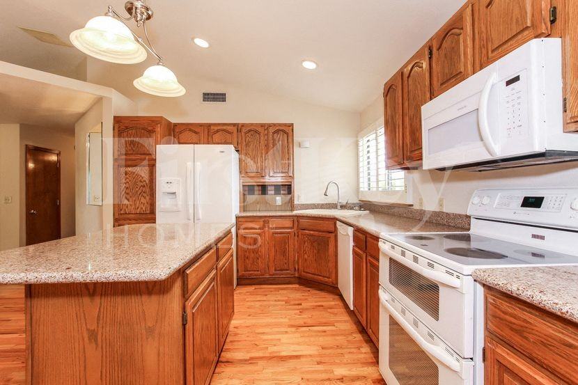 5205 W Aster Dr - Photo 7 of 16