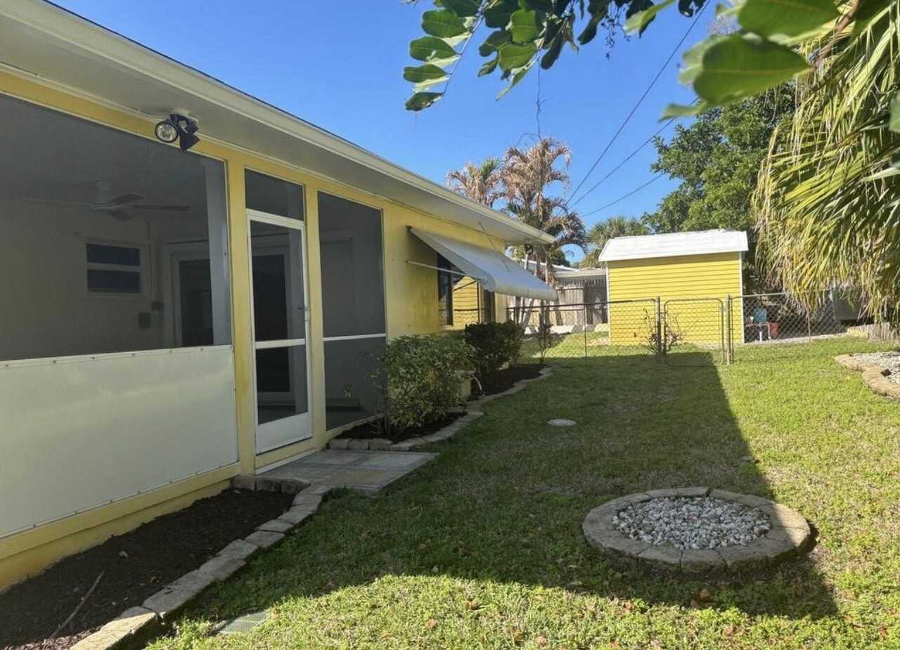 3393 Ne Sandra Dr - Photo 4 of 31